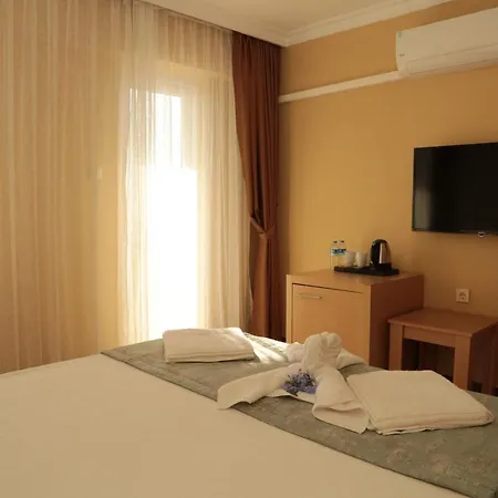 B&B Comfortable With Shared Pool Near Beach In 쿠사다시