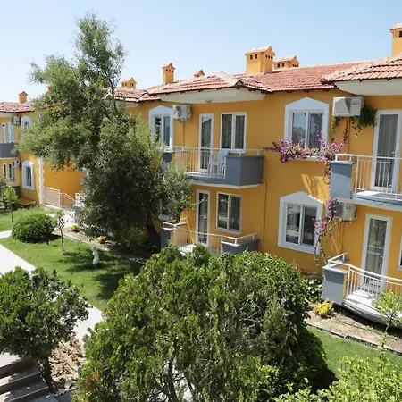 Comfortable With Shared Pool Near Beach In Bed & Breakfast *