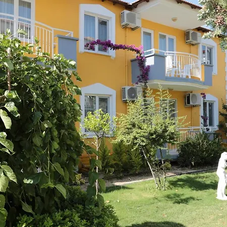Comfortable With Shared Pool Near Beach In Bed & Breakfast