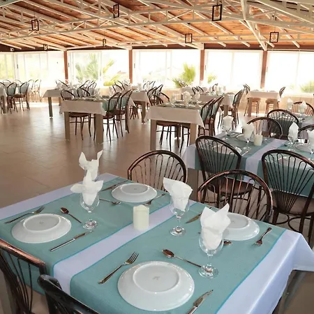 Comfortable With Shared Pool Near Beach In Kusadasi